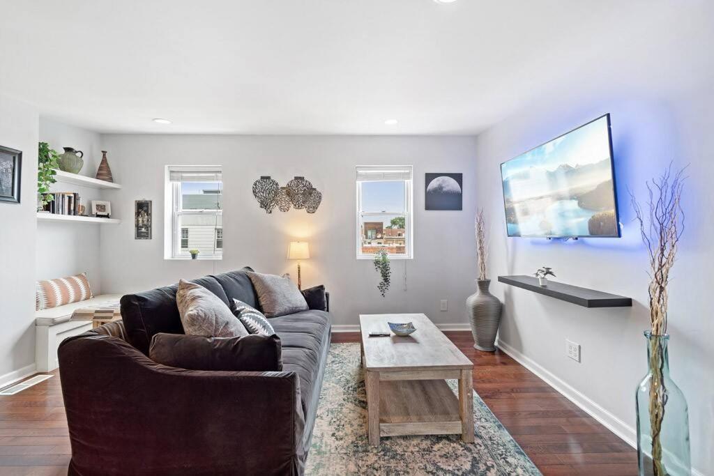 Double Decker Roofdeck Gorgeous View In Passyunk Apartment